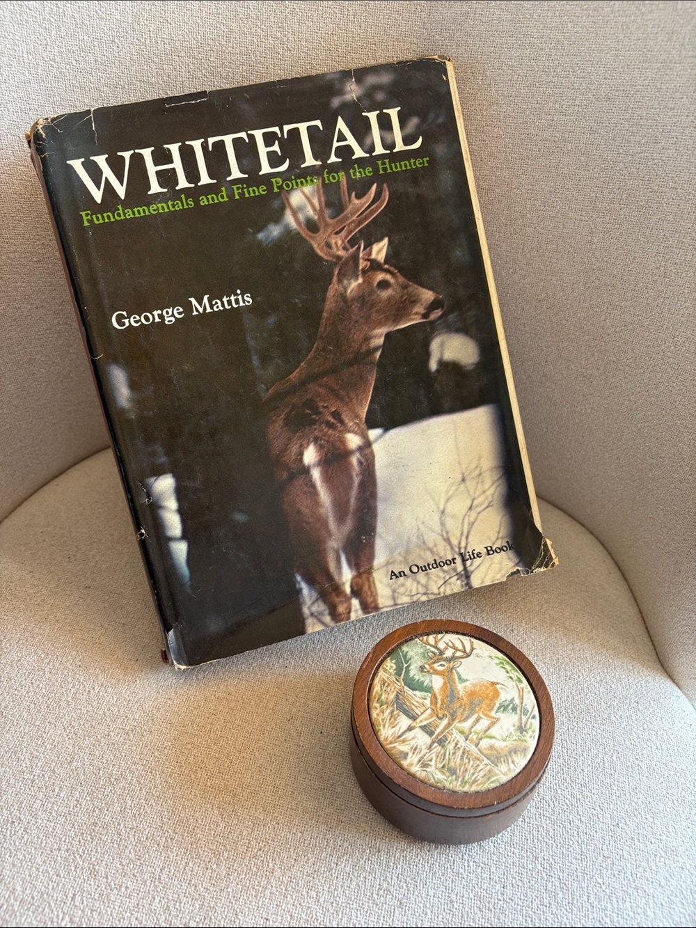 VTG white tail book and wooden box